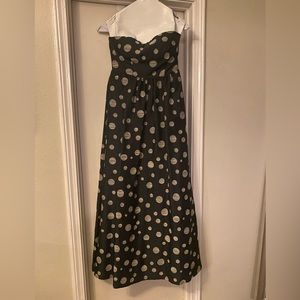 Beautiful formal dress. Strapless with pockets. Size 7. Super comfortable